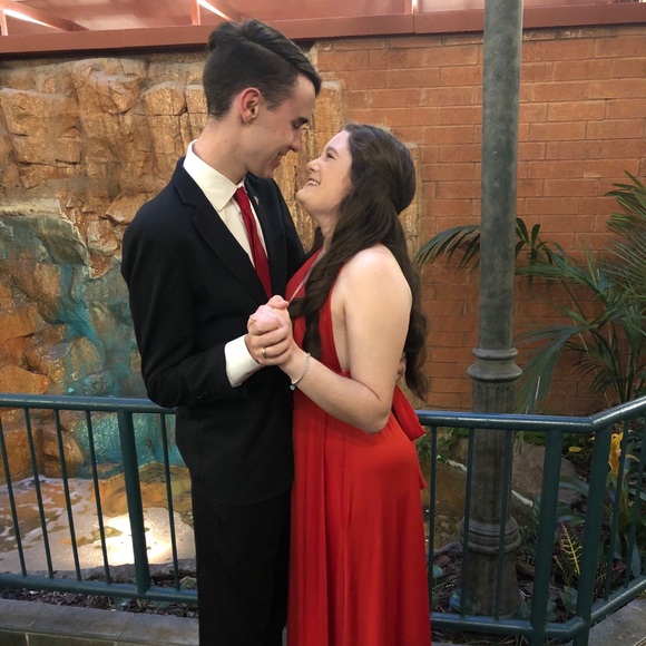 Meet your Posher, Elyza - Picture 1 of 1